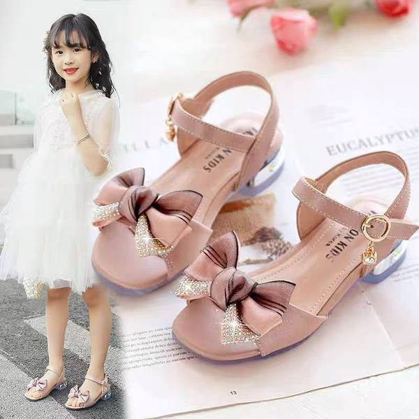 Модерни сандали с панделка и катарама за момичета