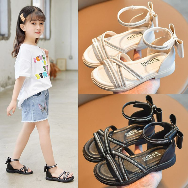 Актуални детски сандали с камъни и панделка