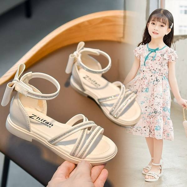 Актуални детски сандали с камъни и панделка