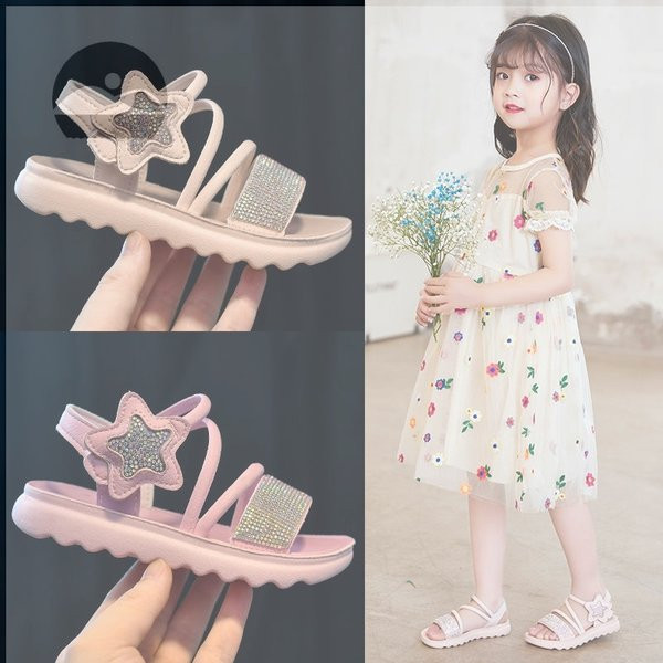 Актуални лъскави сандали с камъни 