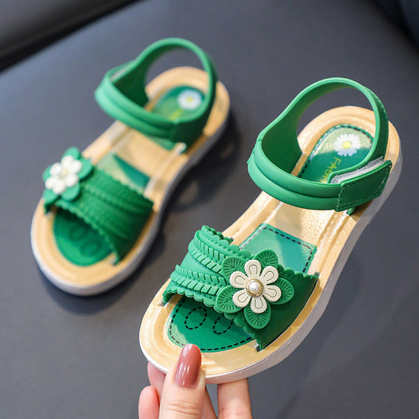 Детски сандали с лепенки и 3D елемент в два цвята