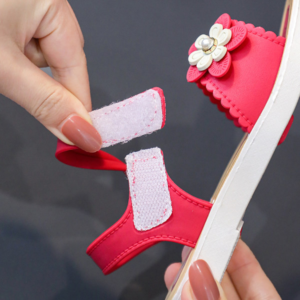 Детски сандали с лепенки и 3D елемент в два цвята