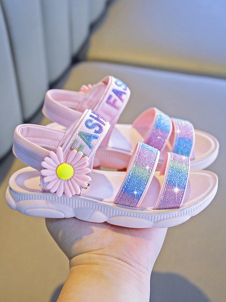 Bērnu sandales ar spīdīgu efektu un 3D apdari