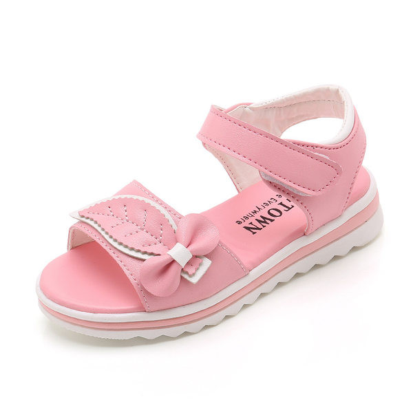 Bērnu sandales ar mīkstām zolēm un 3D elementu meitenēm