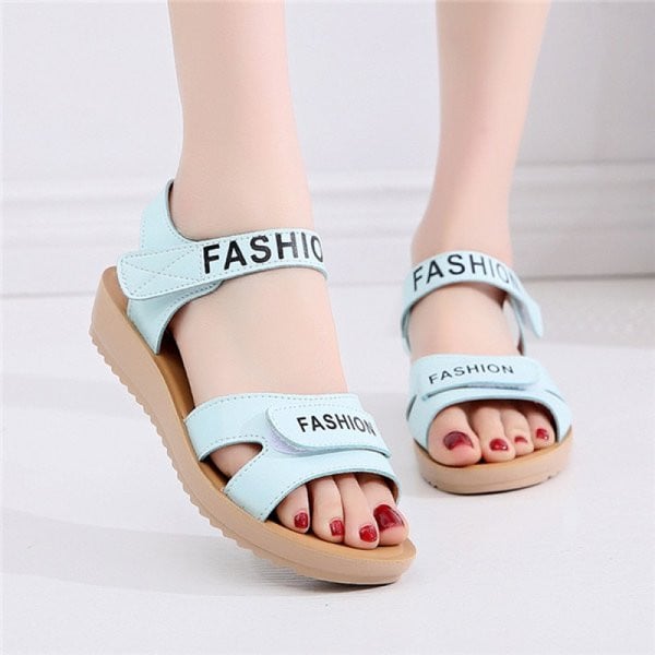 Vasaras sandales no eko ādas ar uzrakstiem meitenēm