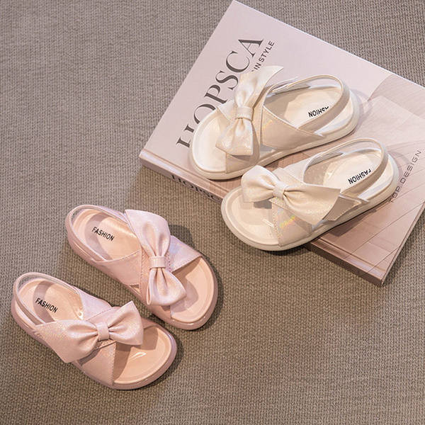 Bērnu ādas sandales ar lenti un plakanu zoli