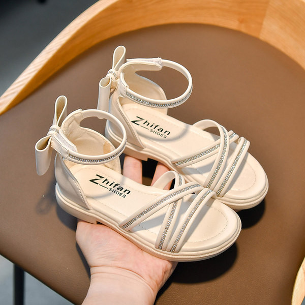 Bērnu sandales ar ādas siksnām un akmeņu apdari