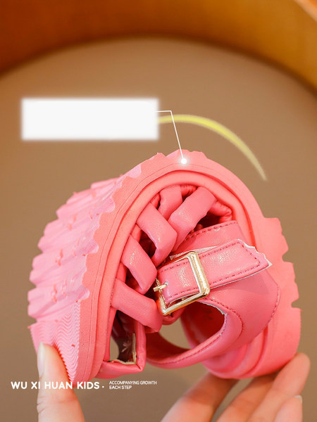 Jauns bērnu sandaļu modelis ar velcro trīs krāsās