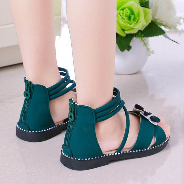 Modernas bērnu sandales ar ziediem