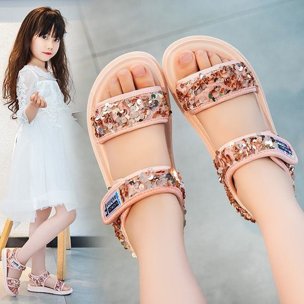 Jauns bērnu sandaļu modelis meitenēm ar fliteriem