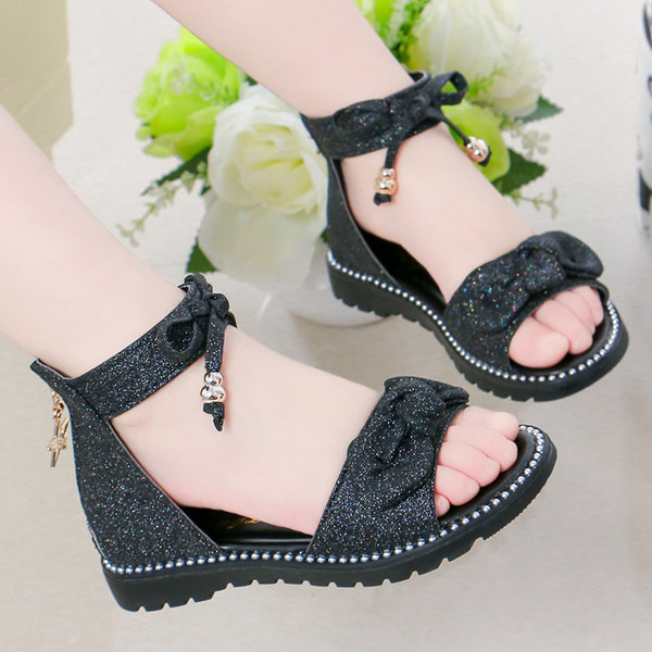 Jauns bērnu sandaļu modelis ar lentīti un saitēm