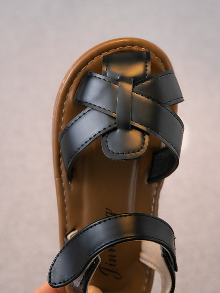 Jauns bērnu mākslīgās ādas sandaļu modelis ar velcro aizdari