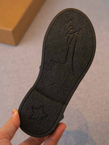 Модерни детски сандали от изкуствена кожа с камъни за момичета