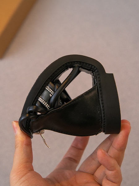 Модерни детски сандали от изкуствена кожа с камъни за момичета