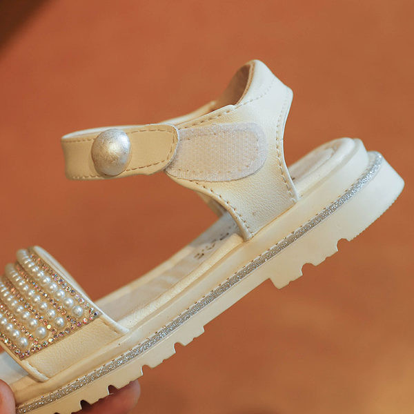 Детски сандали с декорация перли