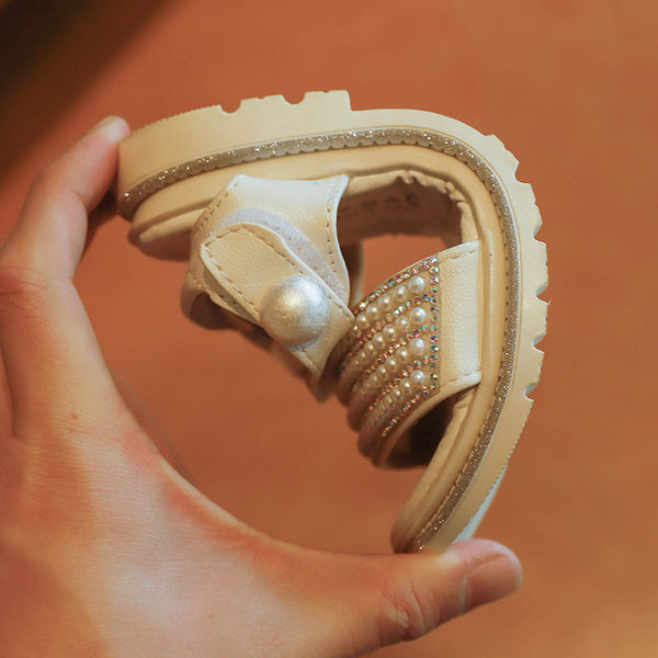 Детски сандали с декорация перли