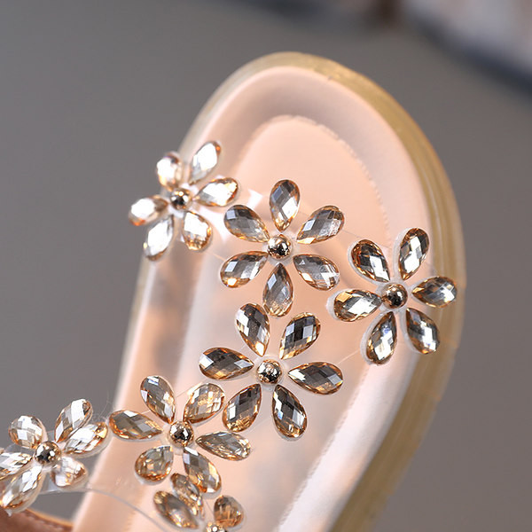 Модерни детски сандали с 3D цветя