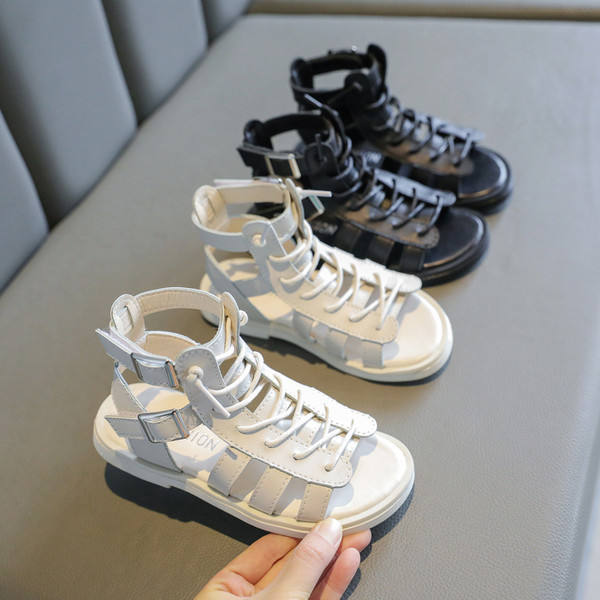 Детски кожени сандали с връзки в бял и черен цвят 