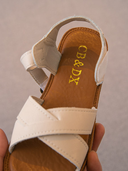 Нов модел детски сандали от изкуствена кожа -за момичета