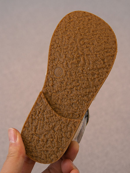 Нов модел детски сандали от изкуствена кожа -за момичета