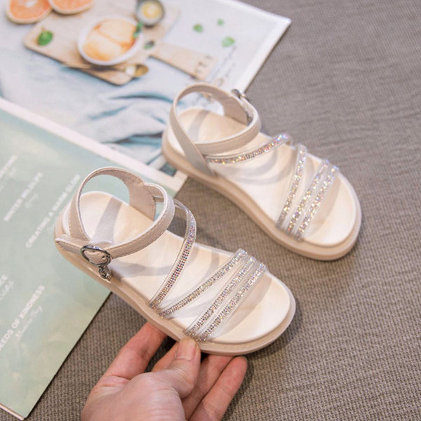 Детски сандали с каишки и катарама