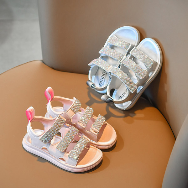 Детски сандали за момичета с камъни и лепенки