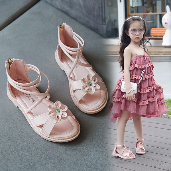 Нов модел кожени сандали с 3D елемент за момичета