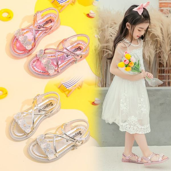 Актуални детски сандали за момичета от лъскава кожа и перли