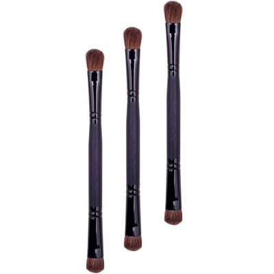 Βούρτσα για εφαρμογή μακιγιάζ σε μαύρο χρώμα