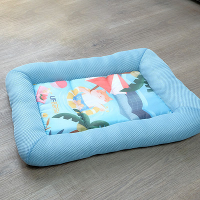 Легло за котки с цветна апликация