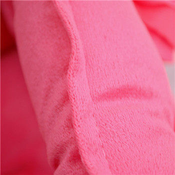 Βελούδινος καναπές κατάλληλος για σκύλους