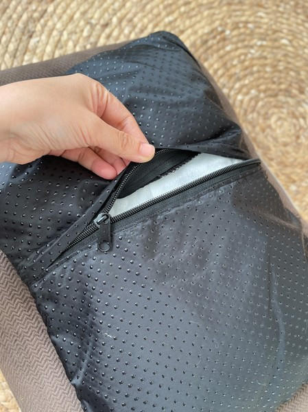 Τετράγωνο βελούδινο κρεβάτι για κατοικίδια - έως 10 κιλά