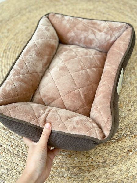 Τετράγωνο βελούδινο κρεβάτι για κατοικίδια - έως 10 κιλά