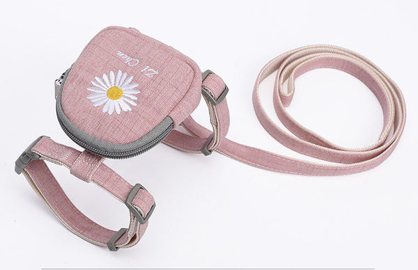 Каишка с бродерия-за котки