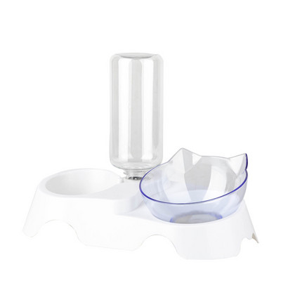 Bļoda ar barību un ūdeni kaķiem