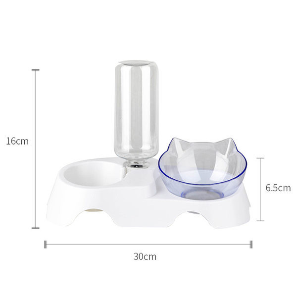 Bļoda ar barību un ūdeni kaķiem