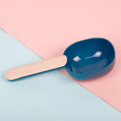 Lusikas koerte ja kasside toiduks