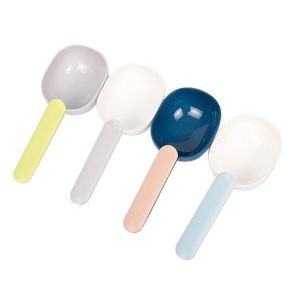 Lusikas koerte ja kasside toiduks