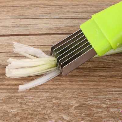 Sadzīves nazis sīpolu griešanai