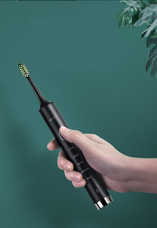 Elektrinis šepetys su 8 keičiamomis galvutėmis