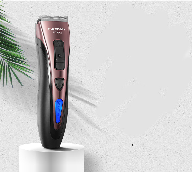 Elektriskā matu griešanas mašīna ar vairākiem stiprinājumiem