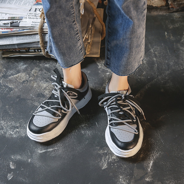 Sieviešu kedas ar krāsainām saitēm un plakanu zoli četrās krāsās