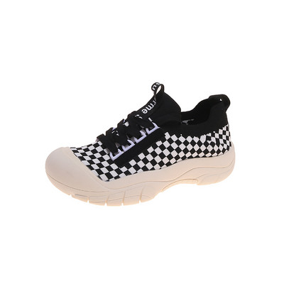 Jauns sieviešu kedu modelis četrās krāsās