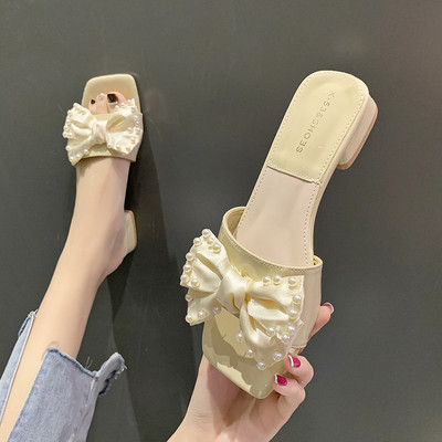 Γυναικείες παντόφλες με επίπεδη σόλα - διακοσμητική κορδέλα και πέρλες