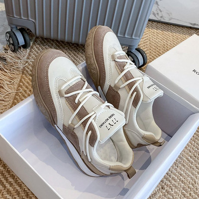 Γυναικεία αθλητικά πάνινα παπούτσια από οικολογικό σουέτ και υφάσματα