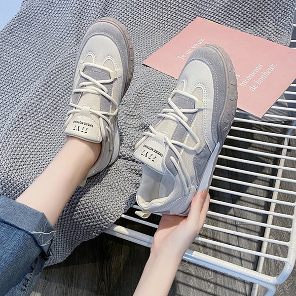 Γυναικεία αθλητικά πάνινα παπούτσια από οικολογικό σουέτ και υφάσματα