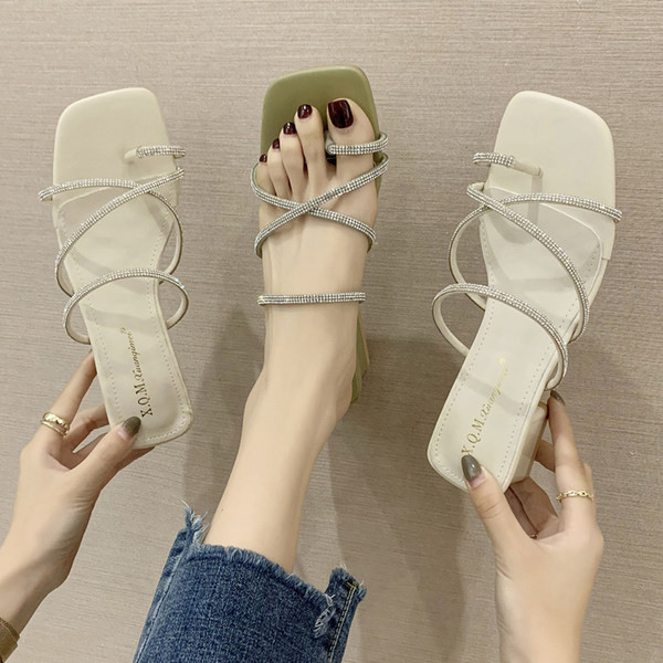 Sieviešu ikdienas čības ar zemu biezu papēdi un dekorācijas akmeņiem