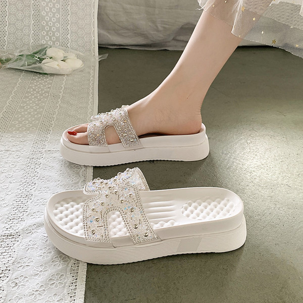 Jauna modeļa vasaras čības ar silikona lencēm