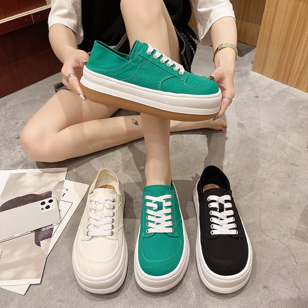 Γυναικεία υφασμάτινα αθλητικά παπούτσια με κορδόνια σε τρία χρώματα