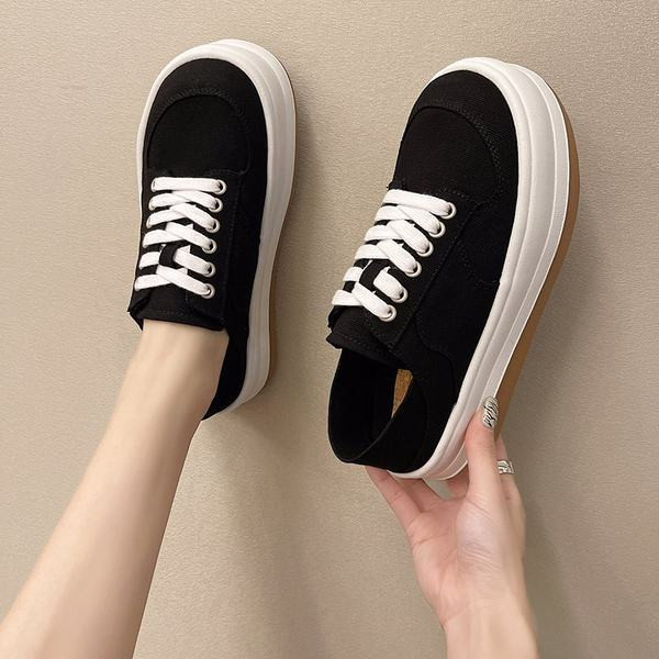 Γυναικεία υφασμάτινα αθλητικά παπούτσια με κορδόνια σε τρία χρώματα